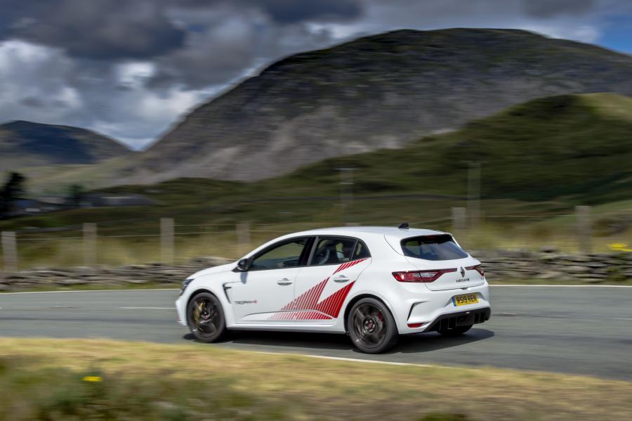  Renault Megane R.S. Trophy-R 2019 года  (UK) (фото 34 из 46)